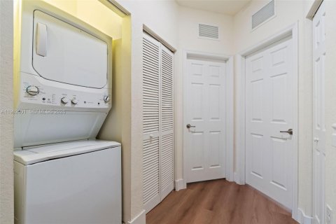 Townhouse in Homestead, Florida 3 bedrooms, 154.12 sq.m. № 2043219 - photo 24