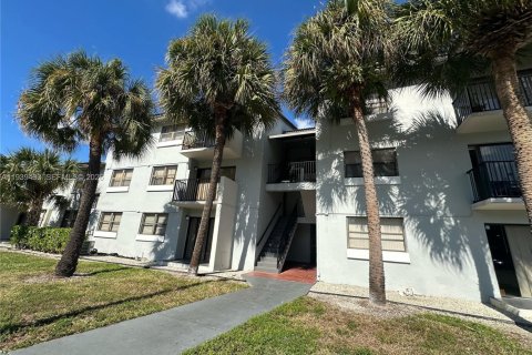 Condo in Hialeah, Florida, 2 bedrooms № 1997560