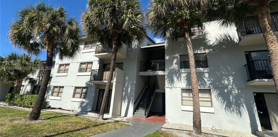 Condo in Hialeah, Florida, 2 bedrooms  № 1997560
