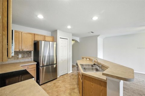 Townhouse in Brandon, Florida 3 bedrooms, 126.53 sq.m. № 1884864 - photo 13