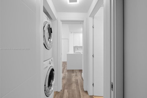 Condominio en venta en Miramar, Florida, 1 dormitorio, 67.45 m2 № 2012578 - foto 12