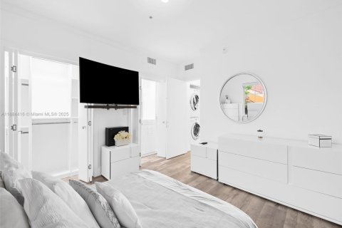 Condominio en venta en Miramar, Florida, 1 dormitorio, 67.45 m2 № 2012578 - foto 16