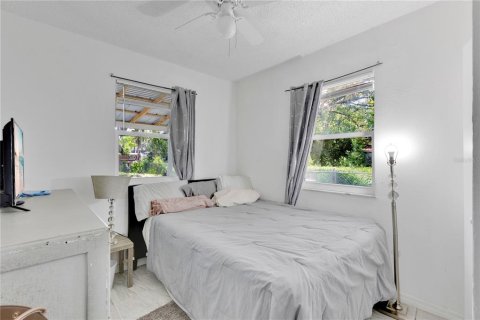 House in Winter Haven, Florida 2 bedrooms, 89.93 sq.m. № 2218198 - photo 15