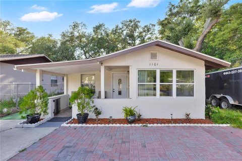 House in Winter Haven, Florida 2 bedrooms, 89.93 sq.m. № 2218198