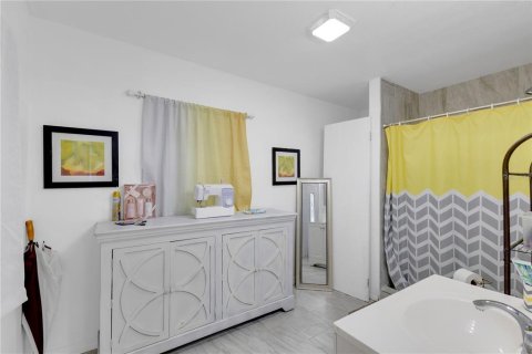House in Winter Haven, Florida 2 bedrooms, 89.93 sq.m. № 2218198 - photo 17