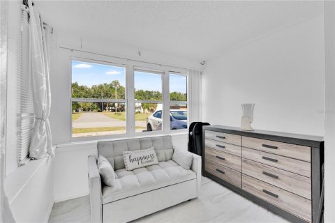 House in Winter Haven, Florida 2 bedrooms, 89.93 sq.m. № 2218198 - photo 14