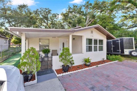 House in Winter Haven, Florida 2 bedrooms, 89.93 sq.m. № 2218198 - photo 2