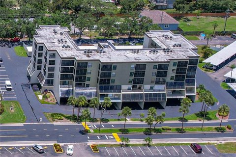 Condo in Saint Petersburg, Florida, 1 bedroom  № 2217378