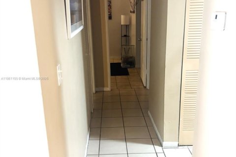 Condominio en venta en Miami, Florida, 2 dormitorios, 103.12 m2 № 1892194 - foto 9