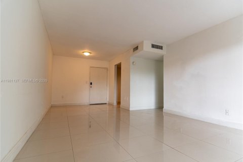 Снять в аренду кондоминиум в Дорал, Флорида 1 спальня, 75.25м2, № 2079906 - фото 19