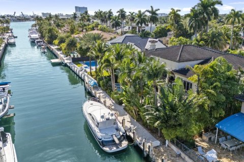 Casa en venta en Fort Lauderdale, Florida, 7 dormitorios, 542.36 m2 № 2251961 - foto 5