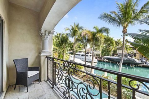 Casa en venta en Fort Lauderdale, Florida, 7 dormitorios, 542.36 m2 № 2251961 - foto 28