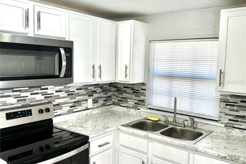 House in Jacksonville, Florida 3 bedrooms, 170.38 sq.m. № 1720906 - photo 6