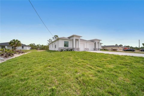 Купить коммерческую недвижимость в Лихай-Эйкерс, Флорида № 1971602 - фото 8