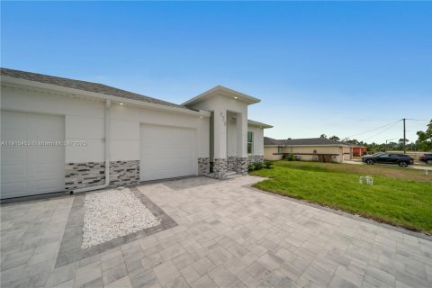 Купить коммерческую недвижимость в Лихай-Эйкерс, Флорида № 1971602 - фото 5