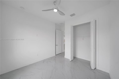 Купить коммерческую недвижимость в Лихай-Эйкерс, Флорида № 1971602 - фото 23