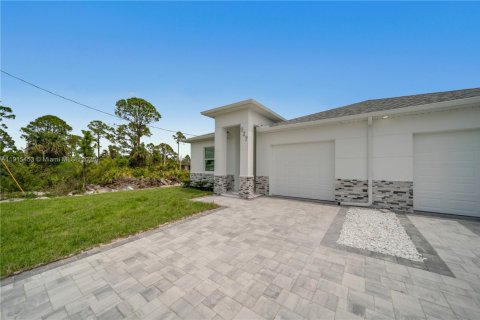 Купить коммерческую недвижимость в Лихай-Эйкерс, Флорида № 1971602 - фото 6