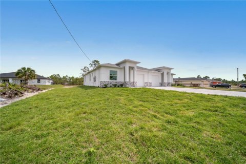 Купить коммерческую недвижимость в Лихай-Эйкерс, Флорида № 1971602 - фото 10