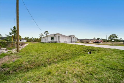 Купить коммерческую недвижимость в Лихай-Эйкерс, Флорида № 1971602 - фото 7