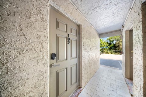 Condo in Wilton Manors, Florida, 2 bedrooms № 1964916 - photo 6