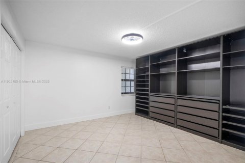 Condo in Wilton Manors, Florida, 2 bedrooms № 1964916 - photo 23