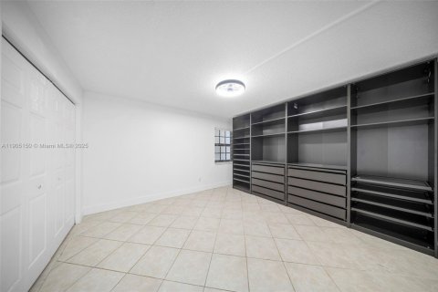 Condo in Wilton Manors, Florida, 2 bedrooms № 1964916 - photo 25