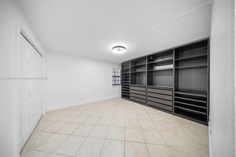 Condo in Wilton Manors, Florida, 2 bedrooms № 1964916 - photo 24