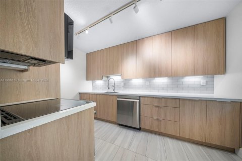 Condo in Wilton Manors, Florida, 2 bedrooms № 1964916 - photo 16