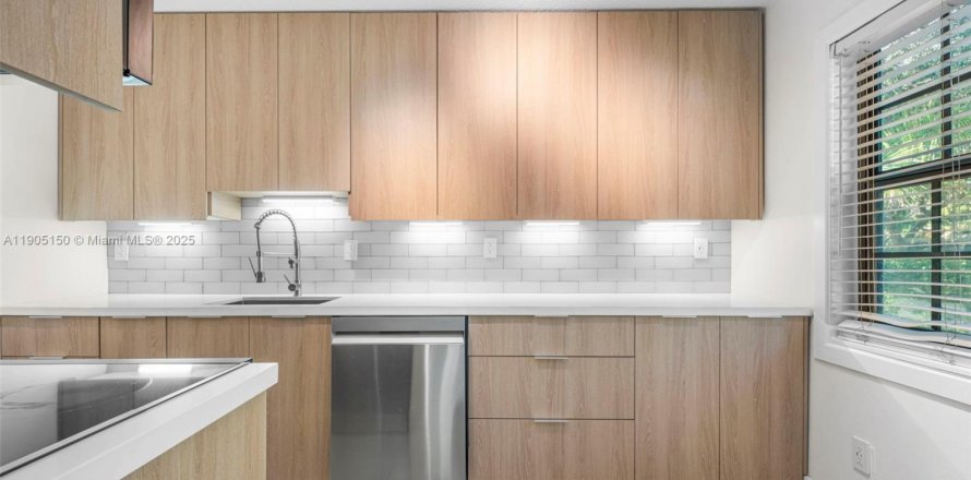 Condo in Wilton Manors, Florida, 2 bedrooms № 1964916