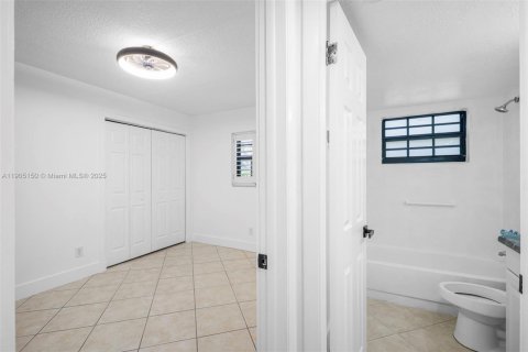 Condo in Wilton Manors, Florida, 2 bedrooms № 1964916 - photo 29