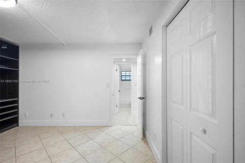 Condo in Wilton Manors, Florida, 2 bedrooms № 1964916 - photo 28