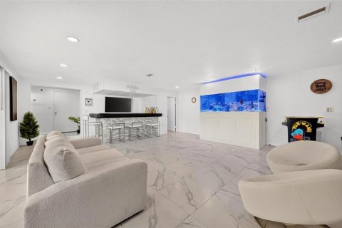 Villa ou maison à louer à Titusville, Floride: 4 chambres, 291.71 m2 № 2386269 - photo 12