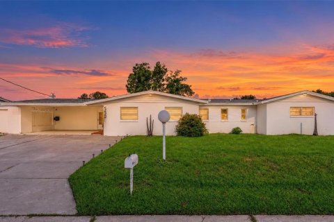 Villa ou maison à Titusville, Floride 4 chambres, 291.71 m2 № 2386269