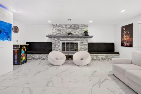 Villa ou maison à louer à Titusville, Floride: 4 chambres, 291.71 m2 № 2386269 - photo 8