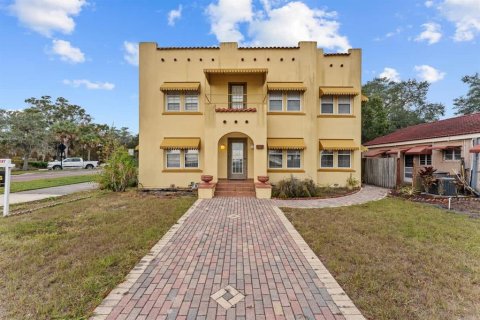 Propiedad comercial en Kissimmee, Florida 296.27 m2 № 2112061
