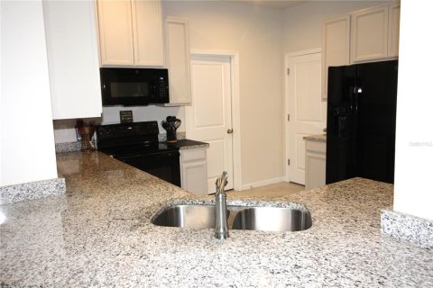 Touwnhouse à vendre à Brandon, Floride: 3 chambres, 172.8 m2 № 2138631 - photo 9