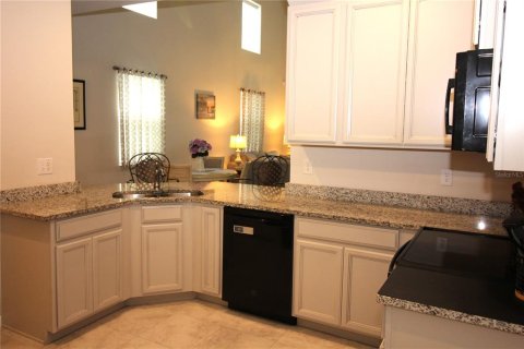 Touwnhouse à vendre à Brandon, Floride: 3 chambres, 172.8 m2 № 2138631 - photo 11