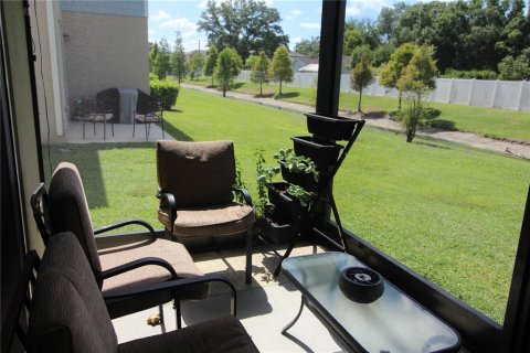 Touwnhouse à vendre à Brandon, Floride: 3 chambres, 172.8 m2 № 2138631 - photo 6