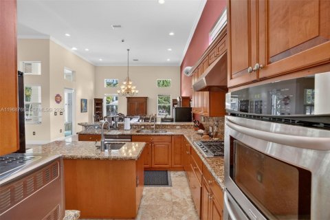 Купить виллу или дом в Хомстед, Флорида 4 спальни, 313.36м2, № 2029888 - фото 13