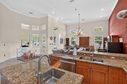 Купить виллу или дом в Хомстед, Флорида 4 спальни, 313.36м2, № 2029888 - фото 14