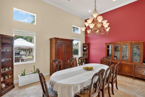 Купить виллу или дом в Хомстед, Флорида 4 спальни, 313.36м2, № 2029888 - фото 15