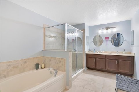 House in Mount Dora, Florida 3 bedrooms, 164.34 sq.m. № 2108144 - photo 15