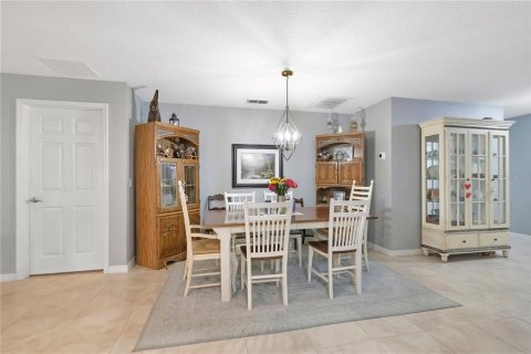 House in Mount Dora, Florida 3 bedrooms, 164.34 sq.m. № 2108144 - photo 8