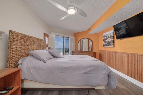 Condo in Redington Shores, Florida, 2 bedrooms  № 1521785 - photo 24