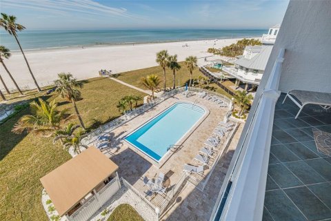 Condo in Redington Shores, Florida, 2 bedrooms  № 1521785 - photo 22