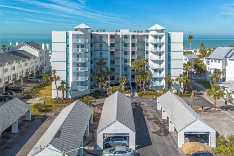 Condo in Redington Shores, Florida, 2 bedrooms  № 1521785 - photo 4