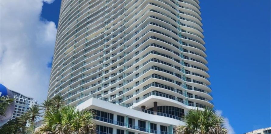 Condo à Hollywood, Floride, 1 chambre  № 2250359