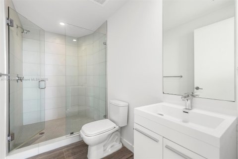 Condominio en alquiler en Miami, Florida, 3 dormitorios, 173.54 m2 № 1954342 - foto 15