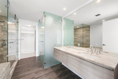 Condominio en alquiler en Miami, Florida, 3 dormitorios, 173.54 m2 № 1954342 - foto 8