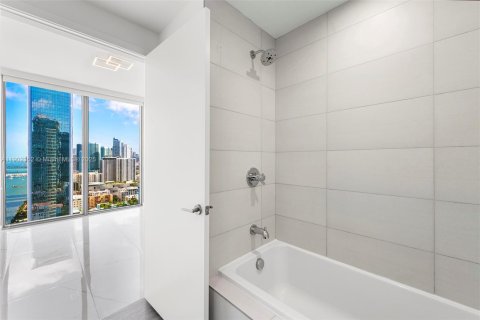 Condominio en alquiler en Miami, Florida, 3 dormitorios, 173.54 m2 № 1954342 - foto 20